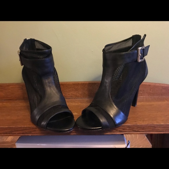 BCBGeneration Open Toe Booties with Mesh and Calf Leather Size 8M - Picture 4 of 10
